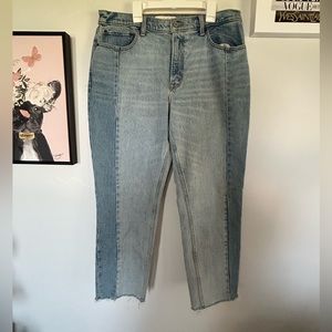 Abercrombie and Fitch High Rise Mom Jeans, New with tags, Size 12/31